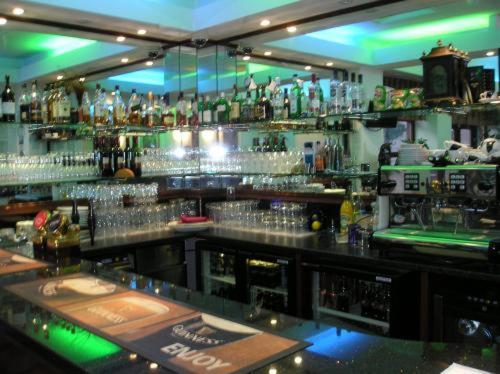 Kings Paget Hotel West Drayton  Екстериор снимка