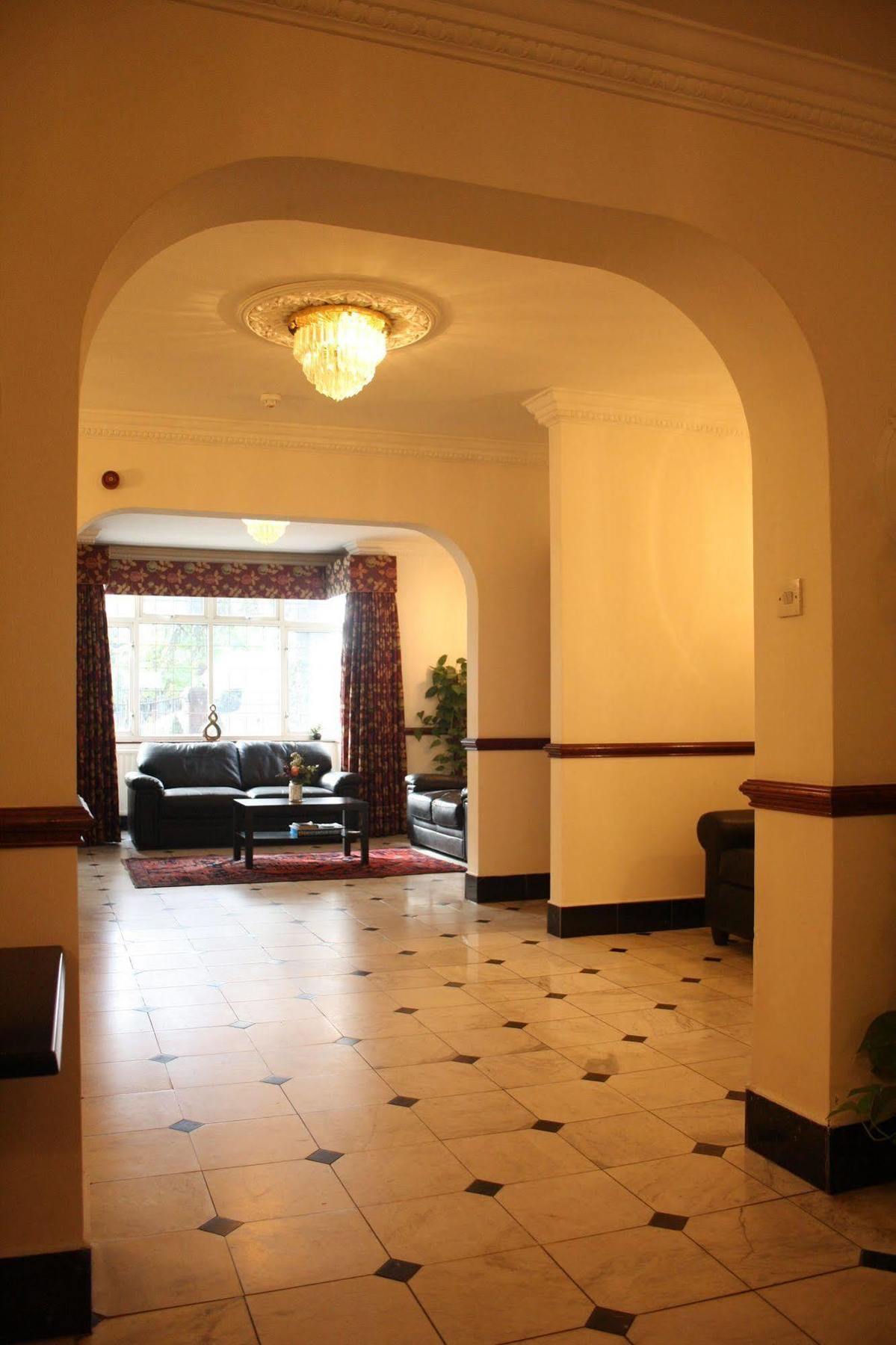 Kings Paget Hotel West Drayton  Екстериор снимка