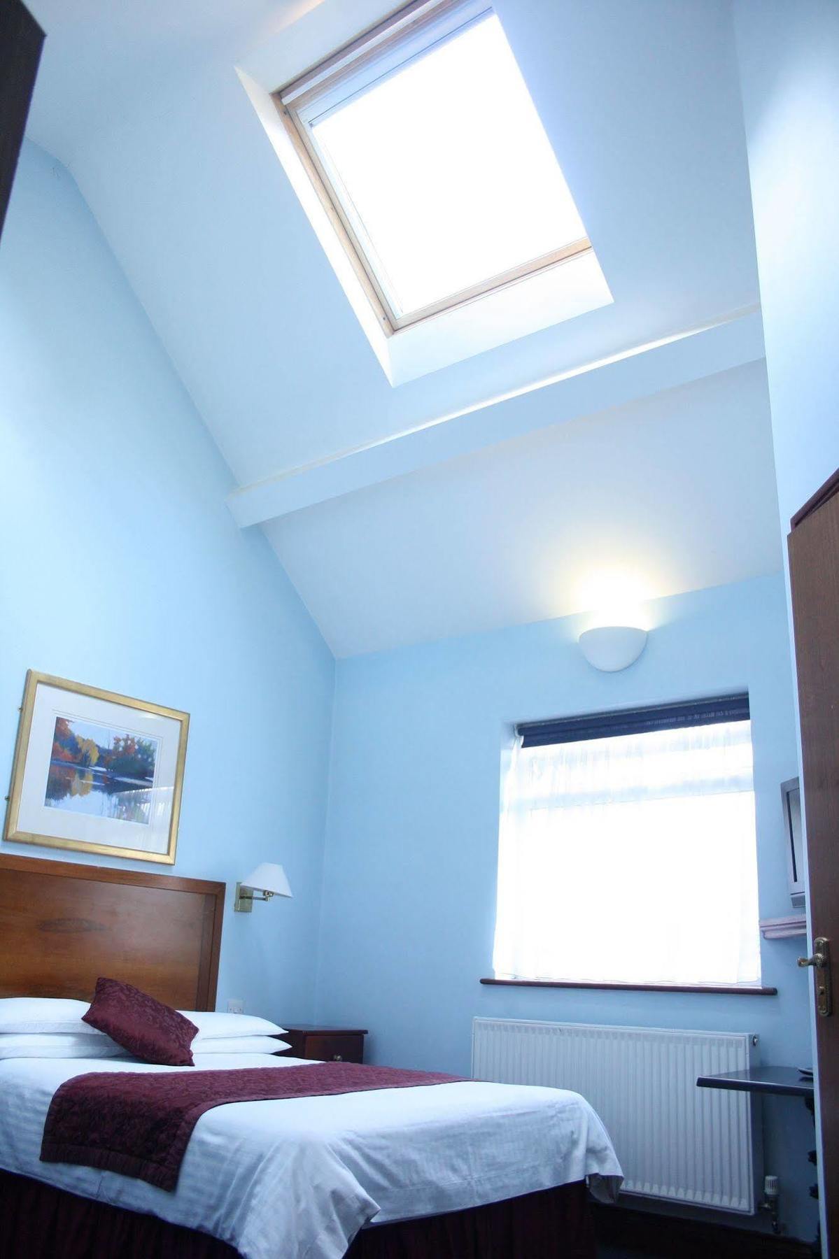 Kings Paget Hotel West Drayton  Екстериор снимка