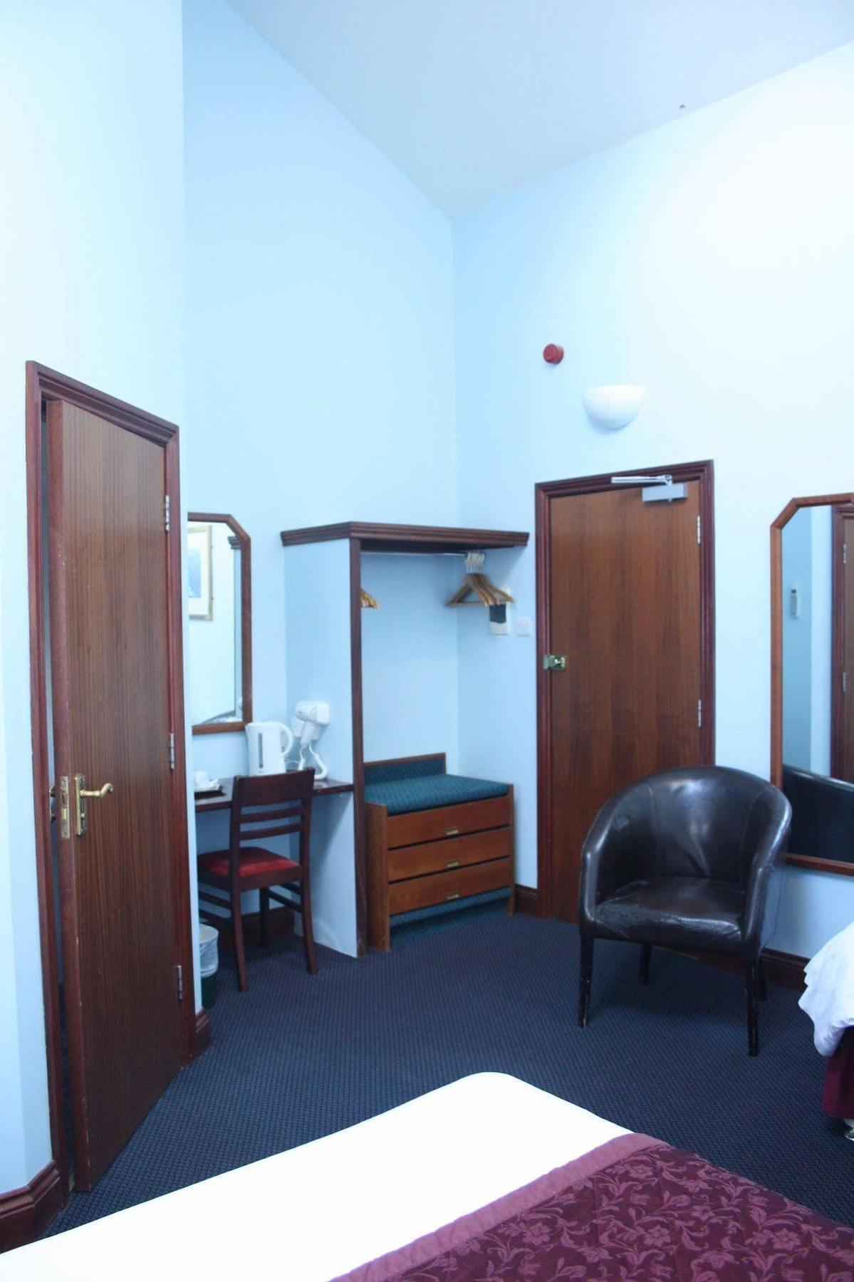 Kings Paget Hotel West Drayton  Екстериор снимка