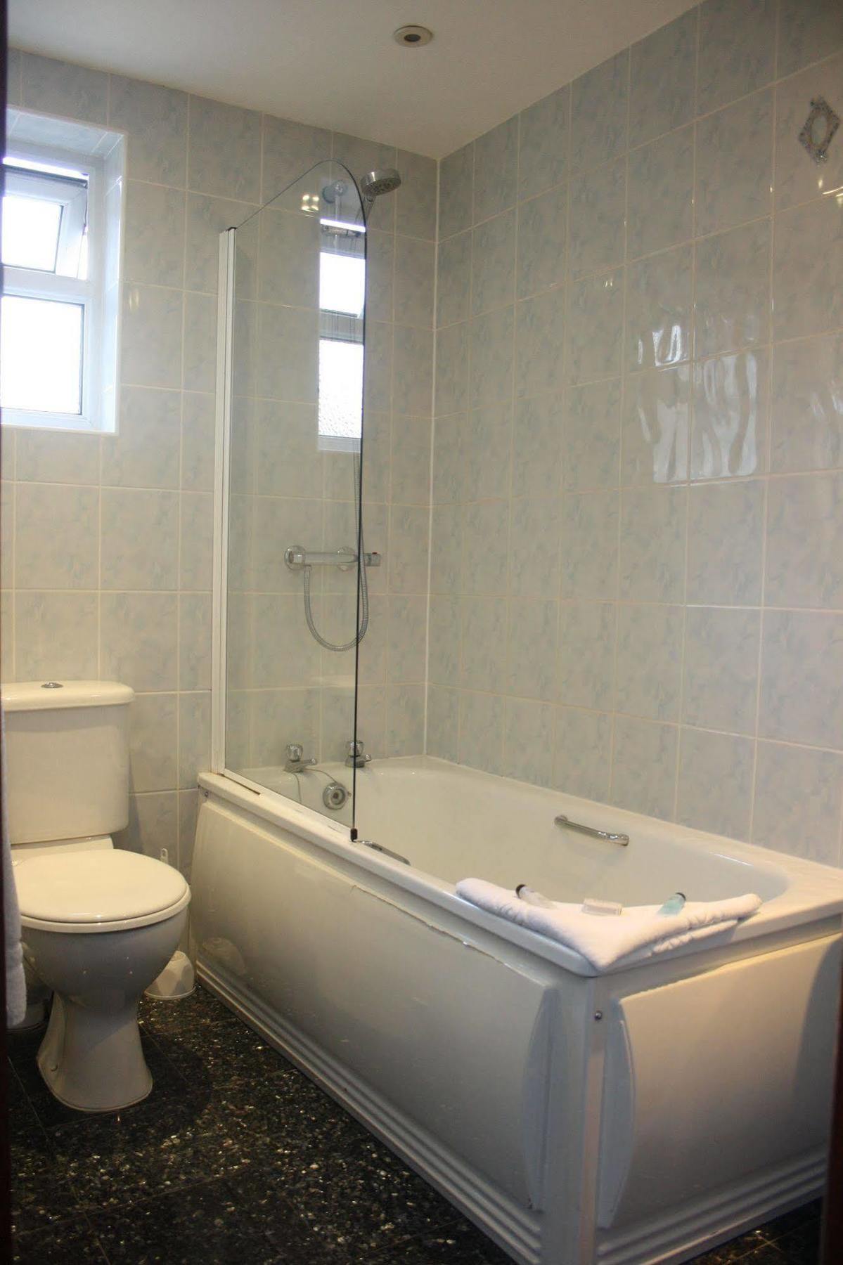 Kings Paget Hotel West Drayton  Екстериор снимка