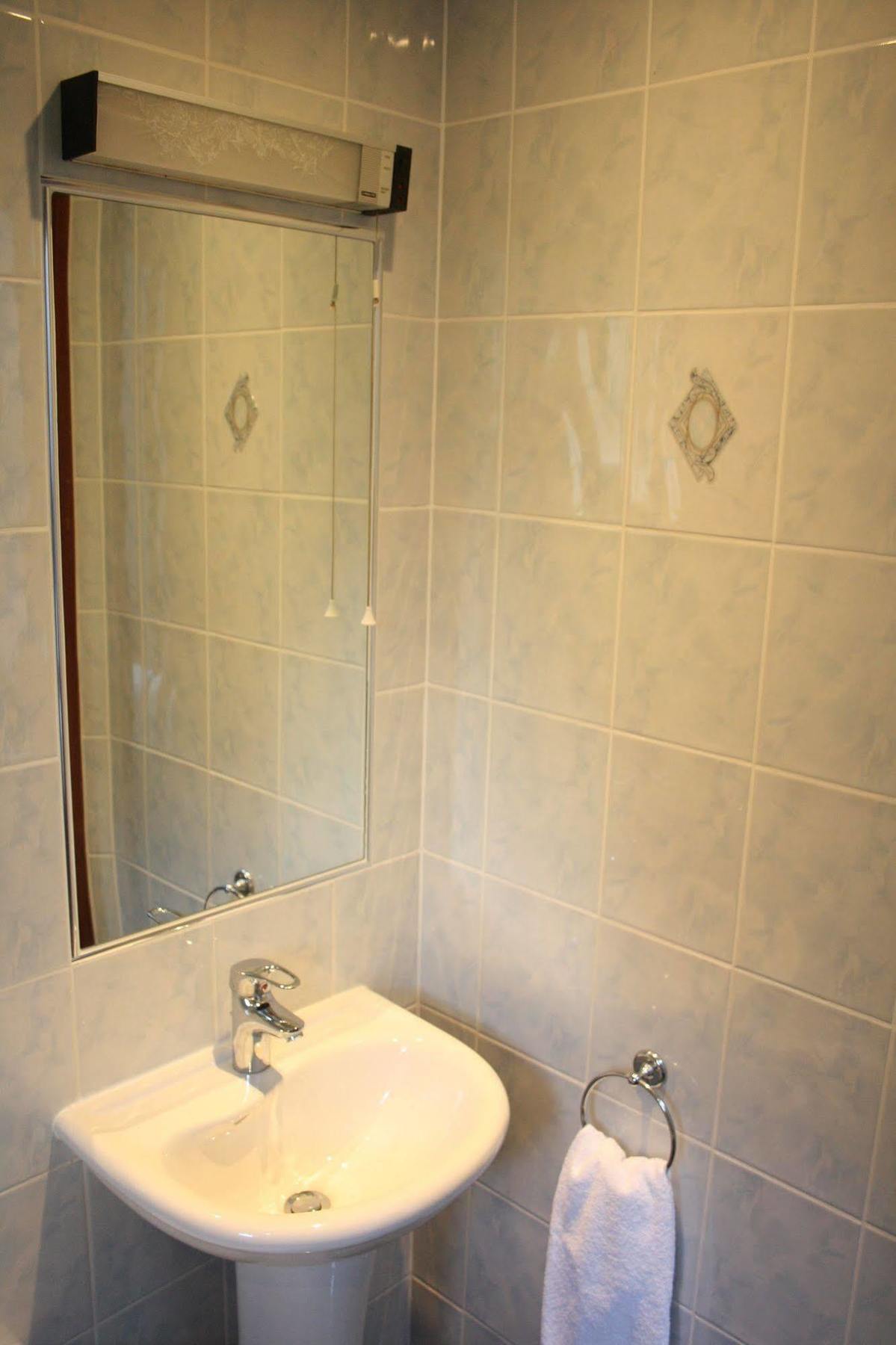 Kings Paget Hotel West Drayton  Екстериор снимка