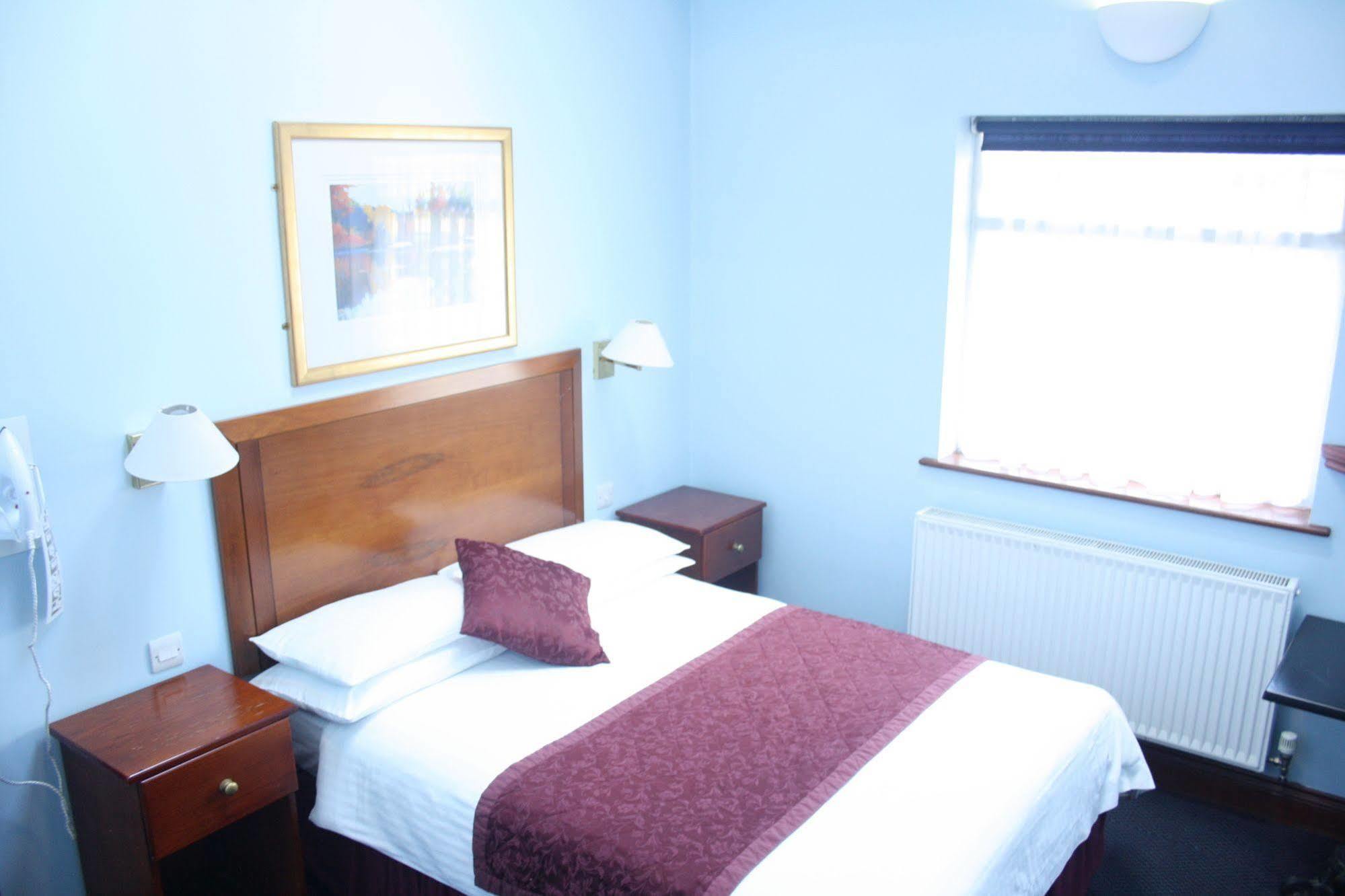 Kings Paget Hotel West Drayton  Екстериор снимка