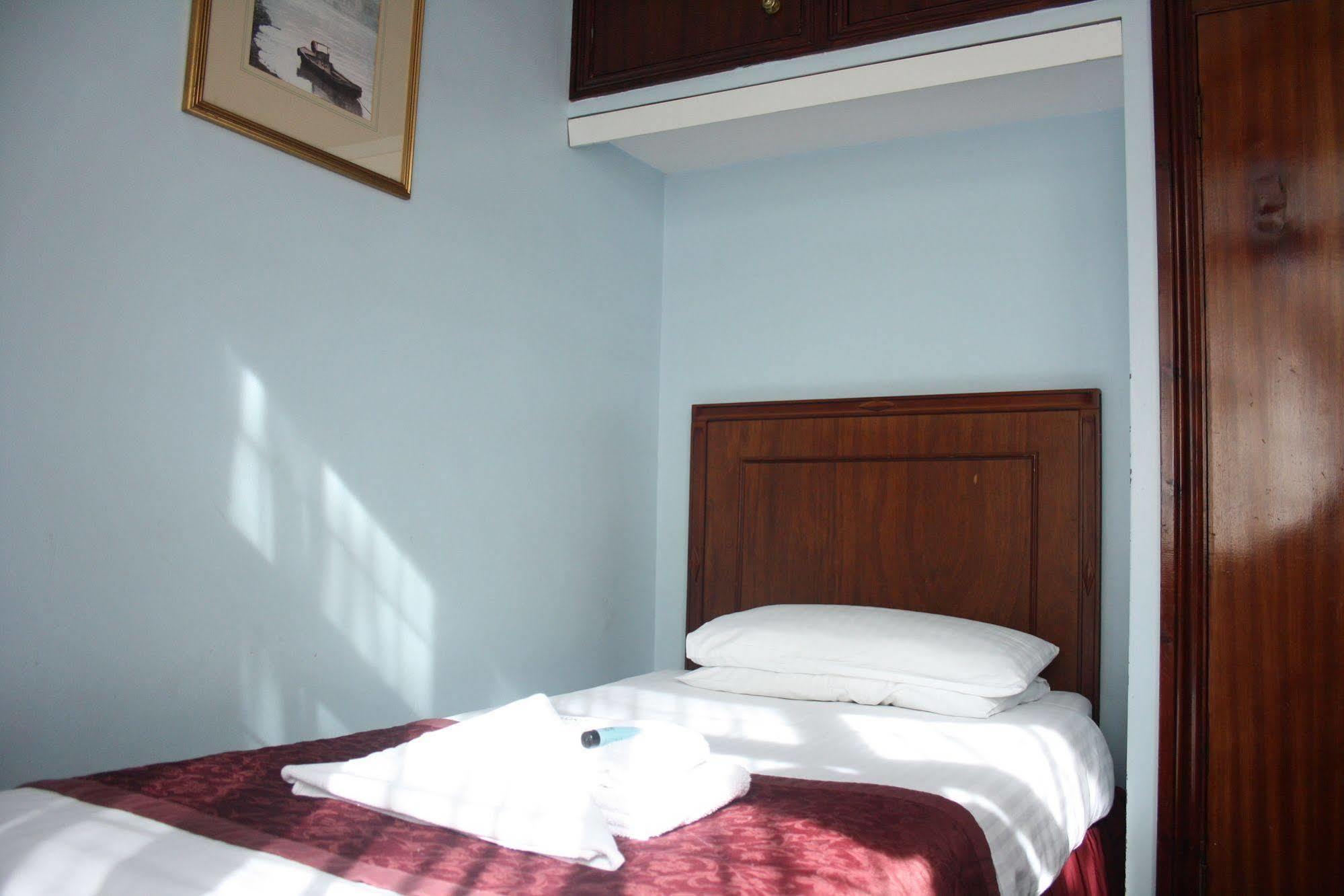 Kings Paget Hotel West Drayton  Екстериор снимка