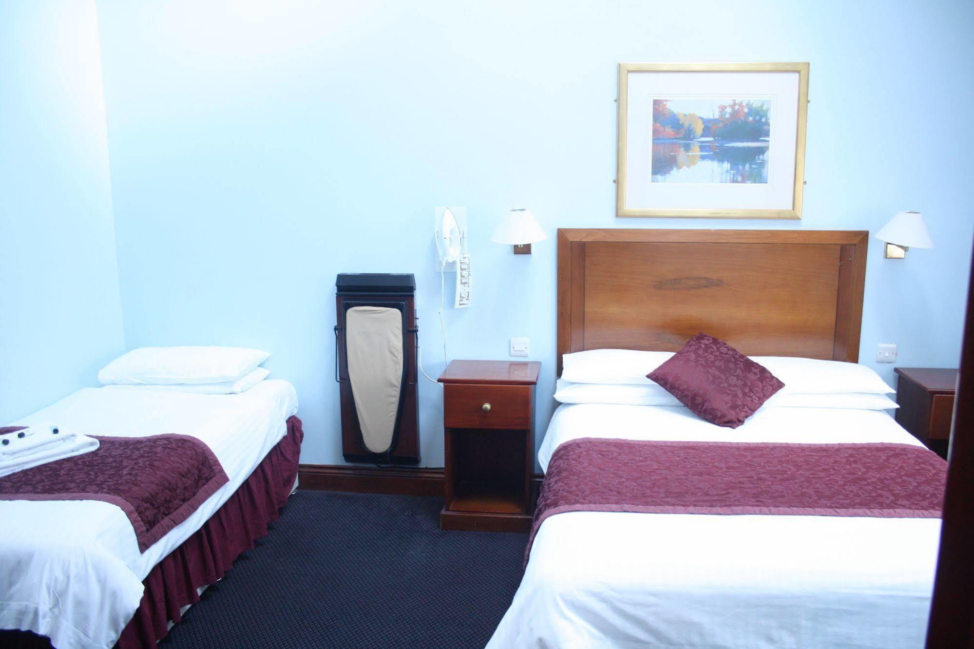 Kings Paget Hotel West Drayton  Екстериор снимка