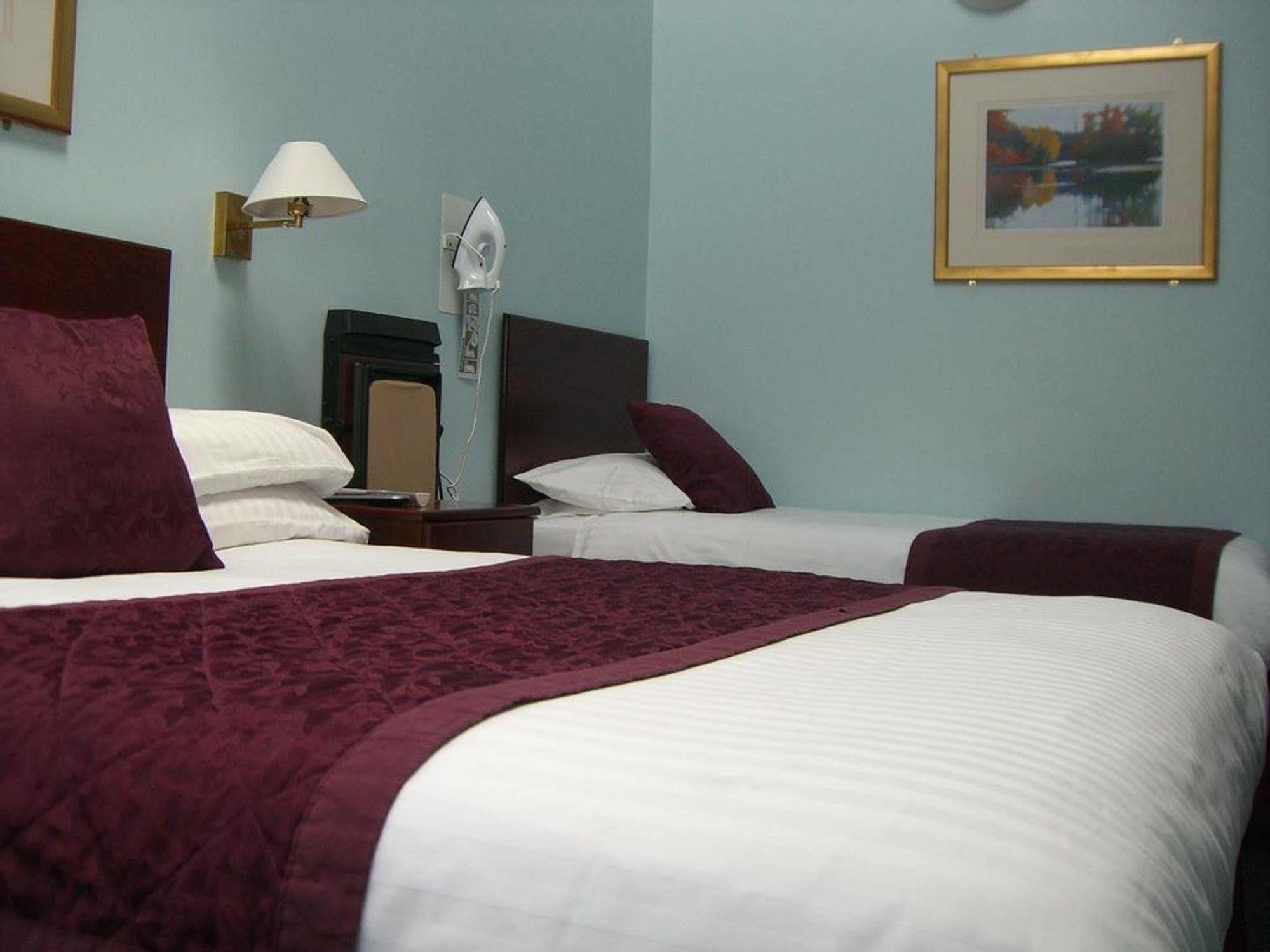 Kings Paget Hotel West Drayton  Екстериор снимка
